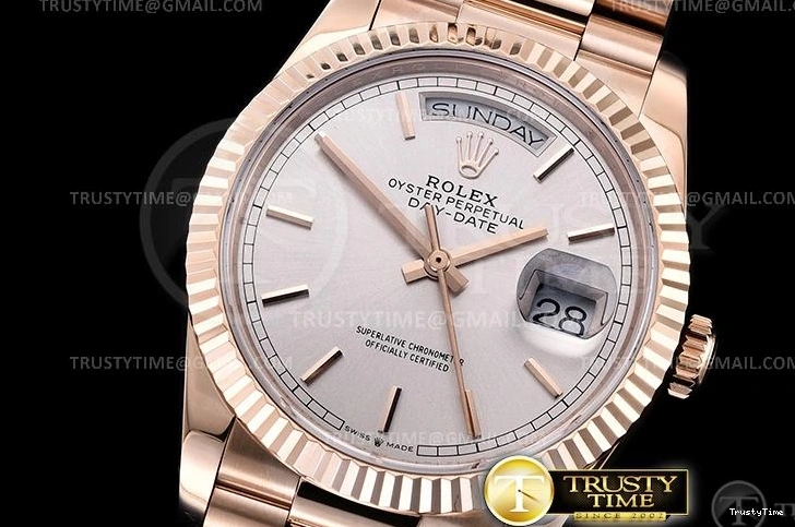 1028 RDD0219E – DayDate 36mm RelaxedFit 695